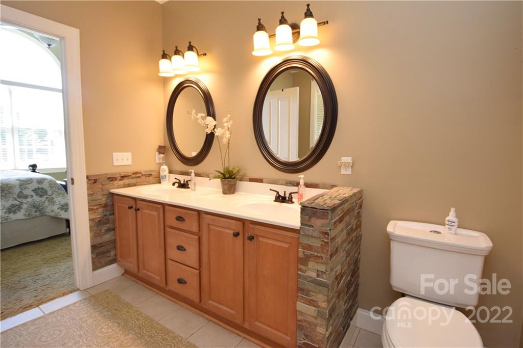 32 Helen Holcombe Way Candler NC 28715