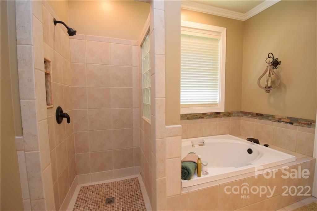 32 Helen Holcombe Way Candler NC 28715