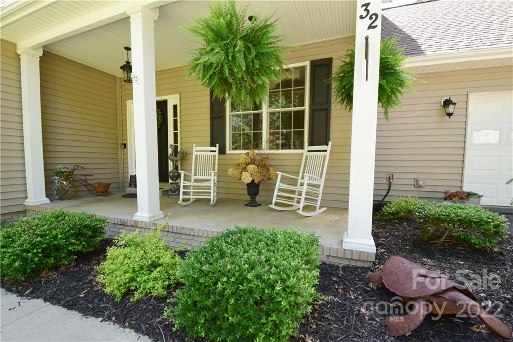 32 Helen Holcombe Way Candler NC 28715