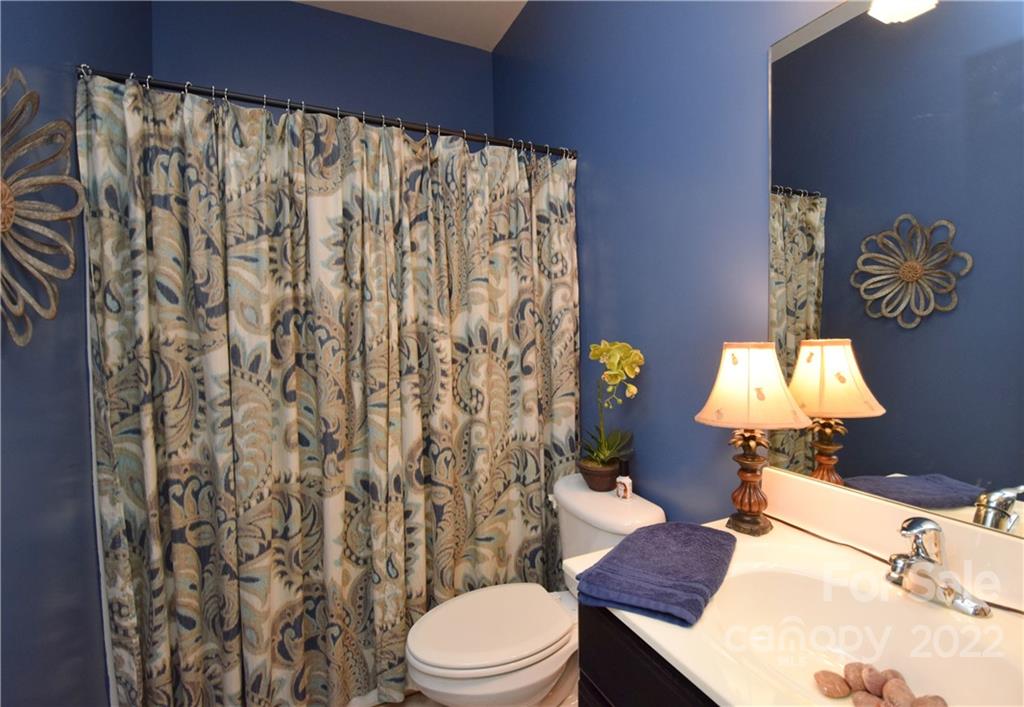 32 Helen Holcombe Way Candler NC 28715
