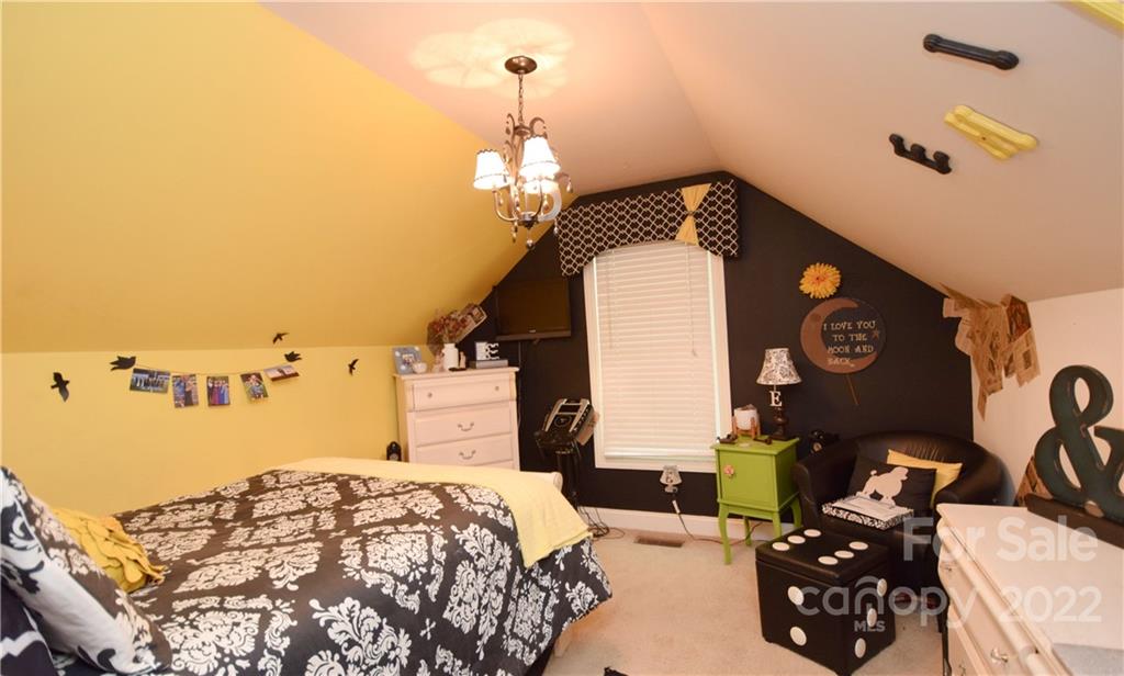 32 Helen Holcombe Way Candler NC 28715