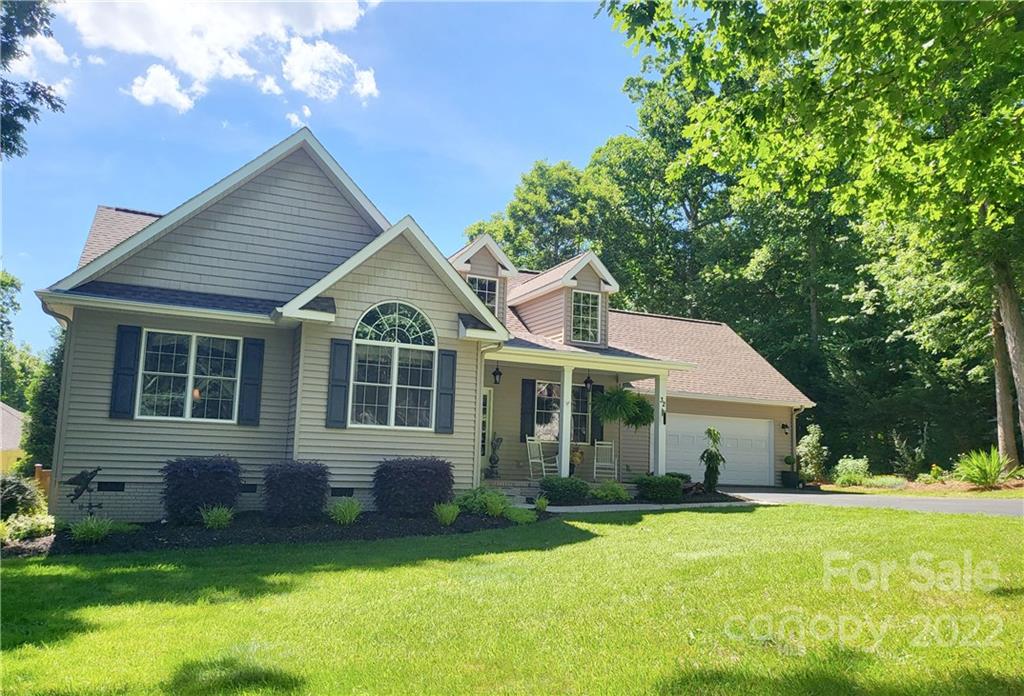 32 Helen Holcombe Way Candler NC 28715