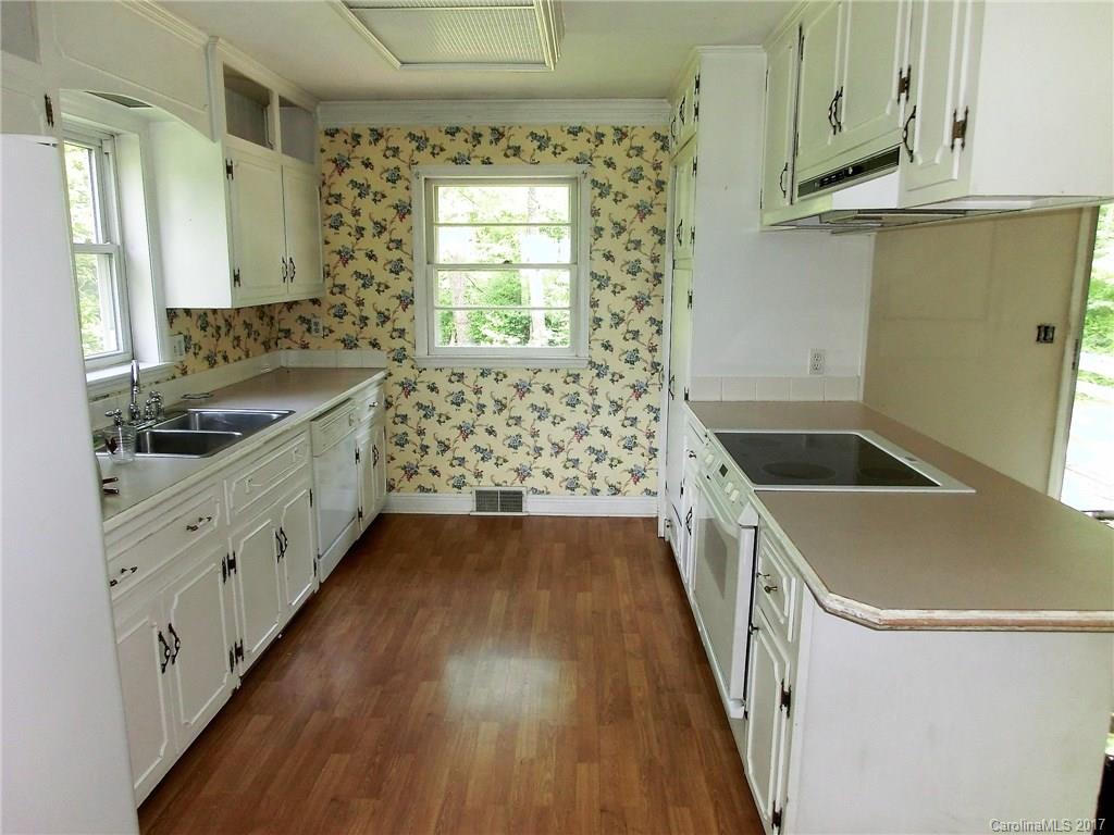 124 Cozy Rose Lane Candler NC 28715