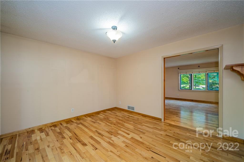 4 Pine Spring Drive Asheville NC 28805