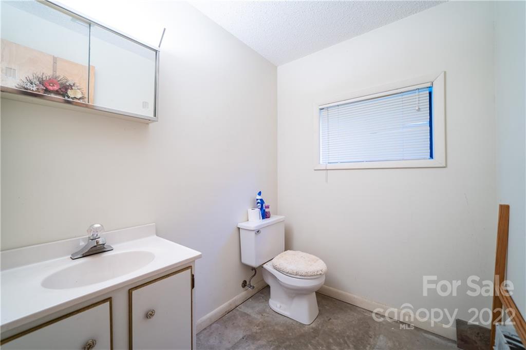 4 Pine Spring Drive Asheville NC 28805