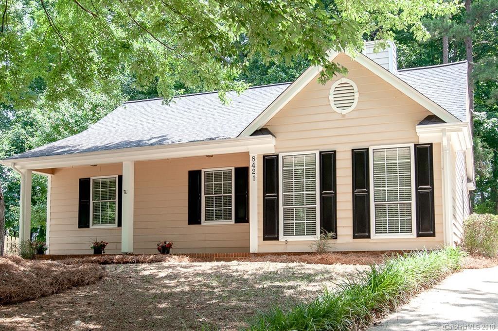 8421 Red Setter Lane Charlotte NC 28227