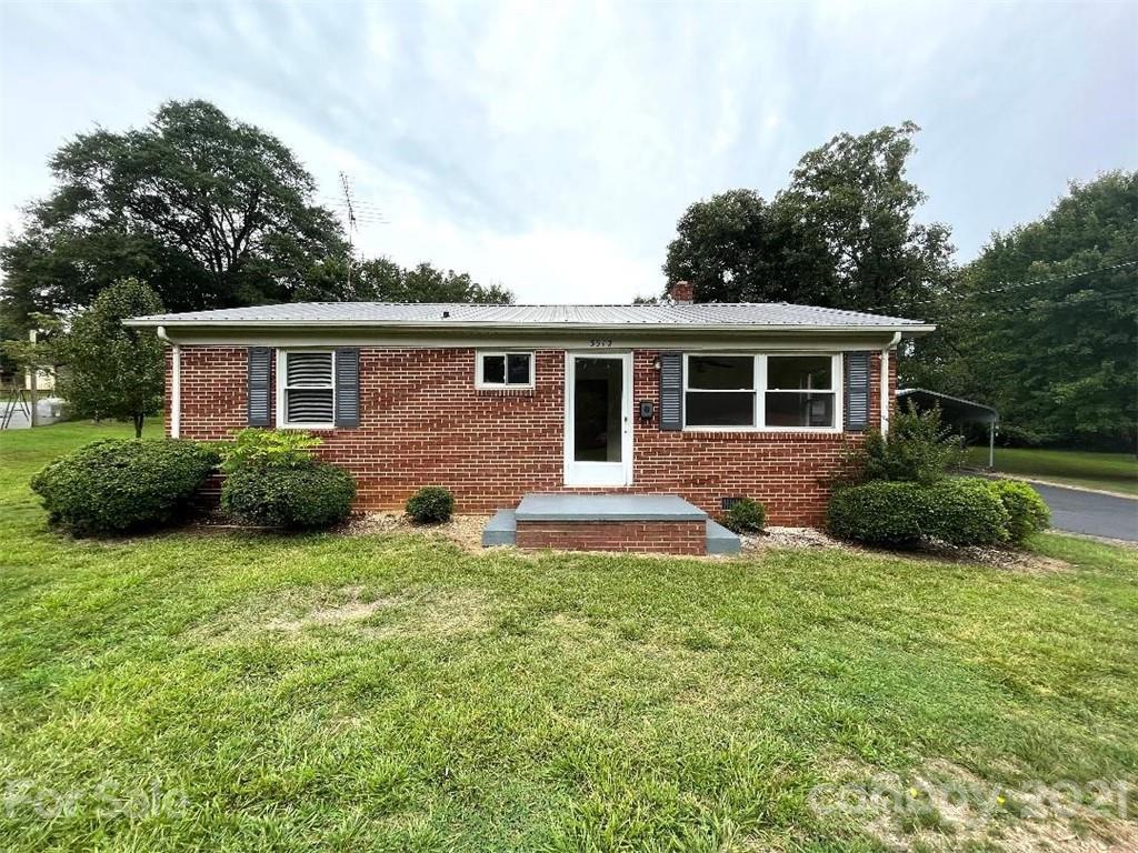 3512 1st Avenue NW Hickory NC 28601