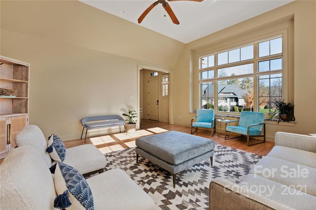 11 Chantilly Drive Asheville NC 28804