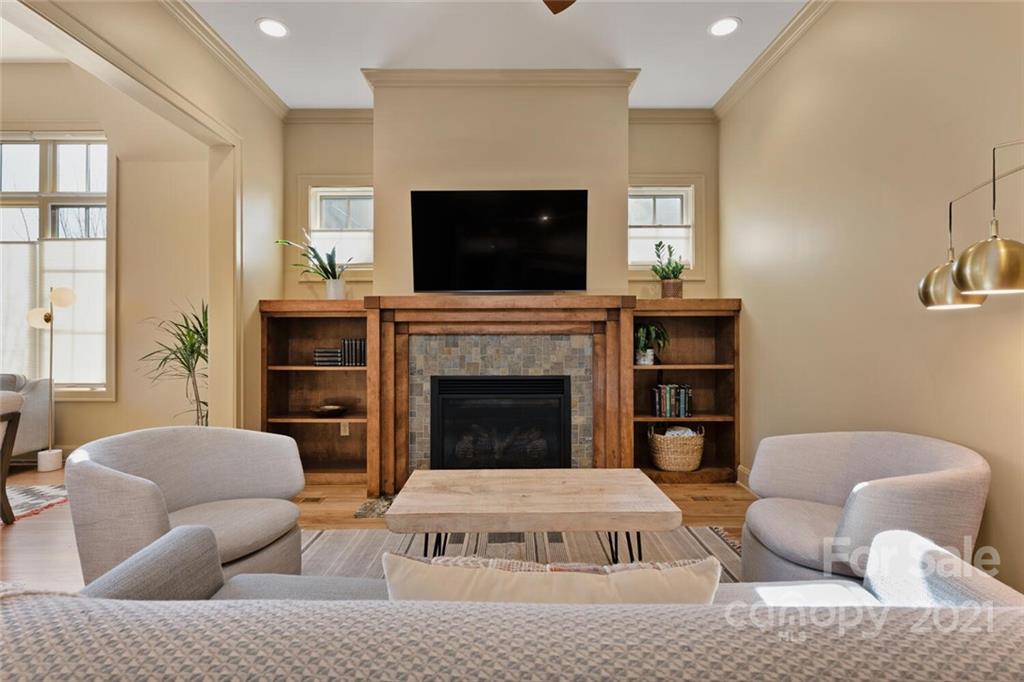 11 Chantilly Drive Asheville NC 28804