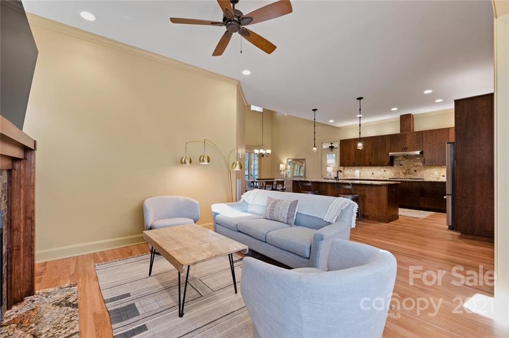 11 Chantilly Drive Asheville NC 28804