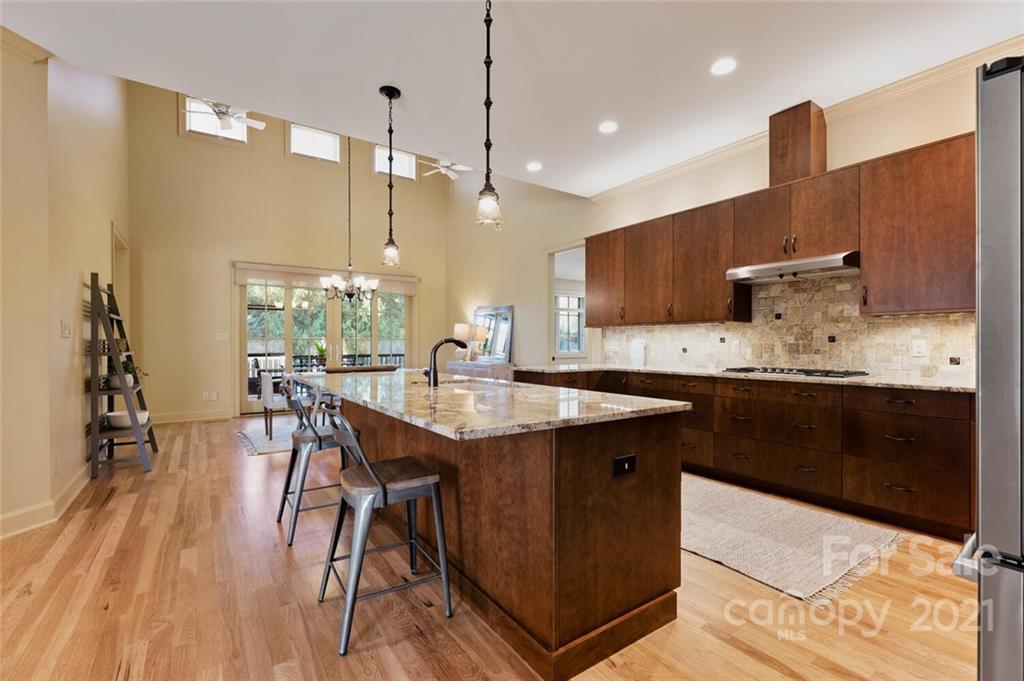 11 Chantilly Drive Asheville NC 28804