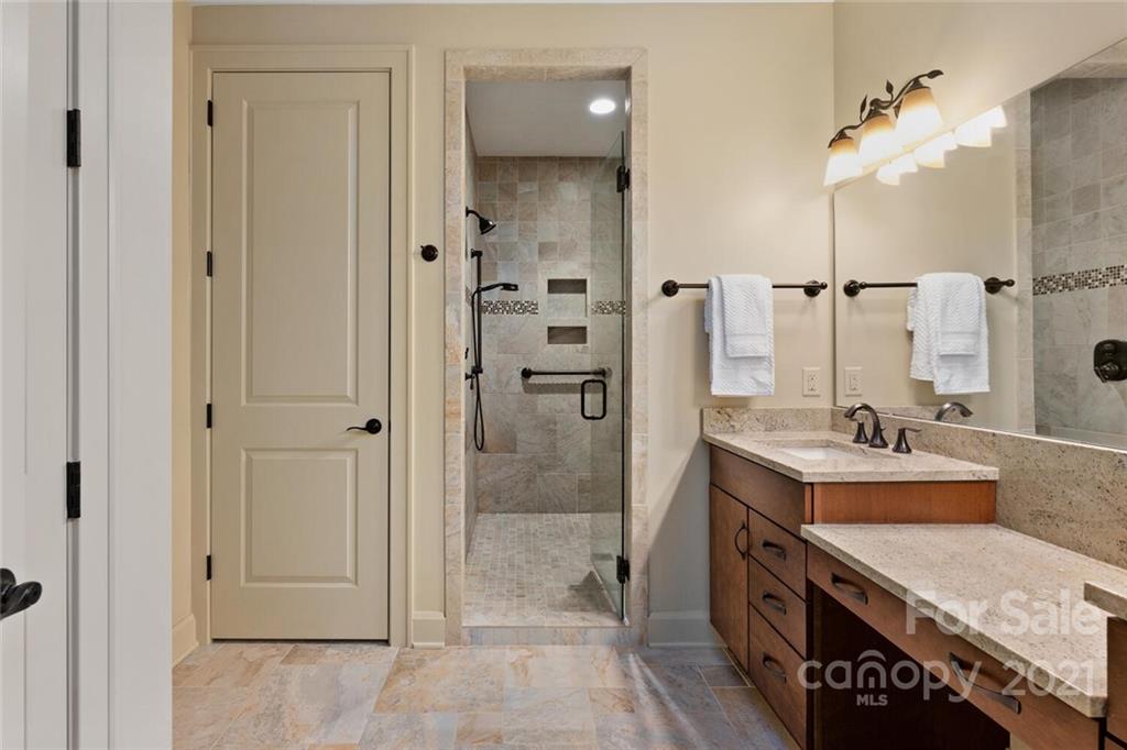 11 Chantilly Drive Asheville NC 28804
