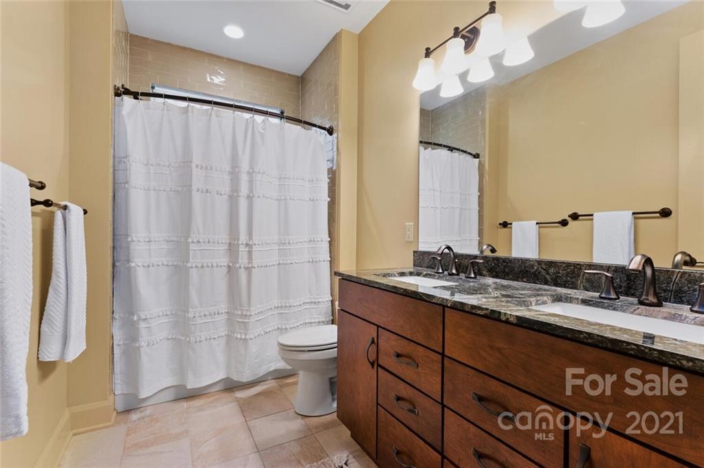 11 Chantilly Drive Asheville NC 28804