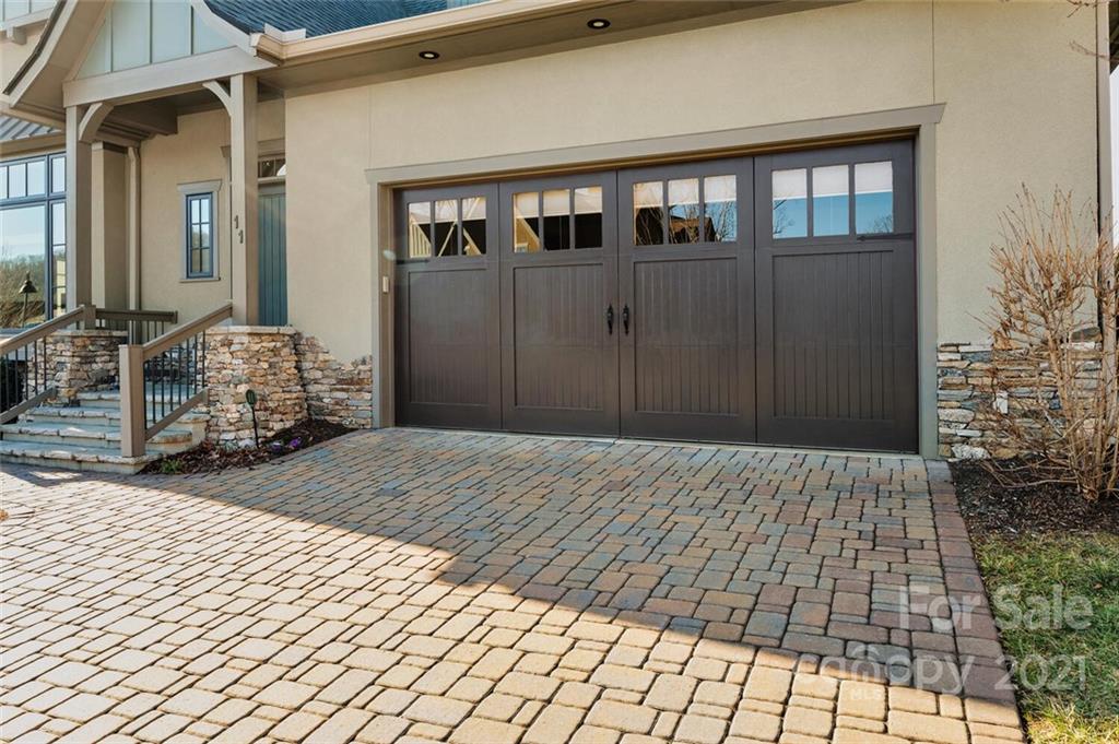 11 Chantilly Drive Asheville NC 28804