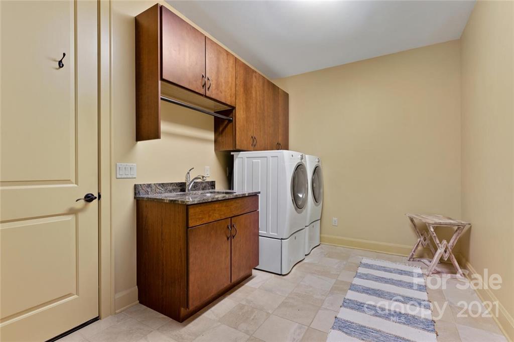11 Chantilly Drive Asheville NC 28804