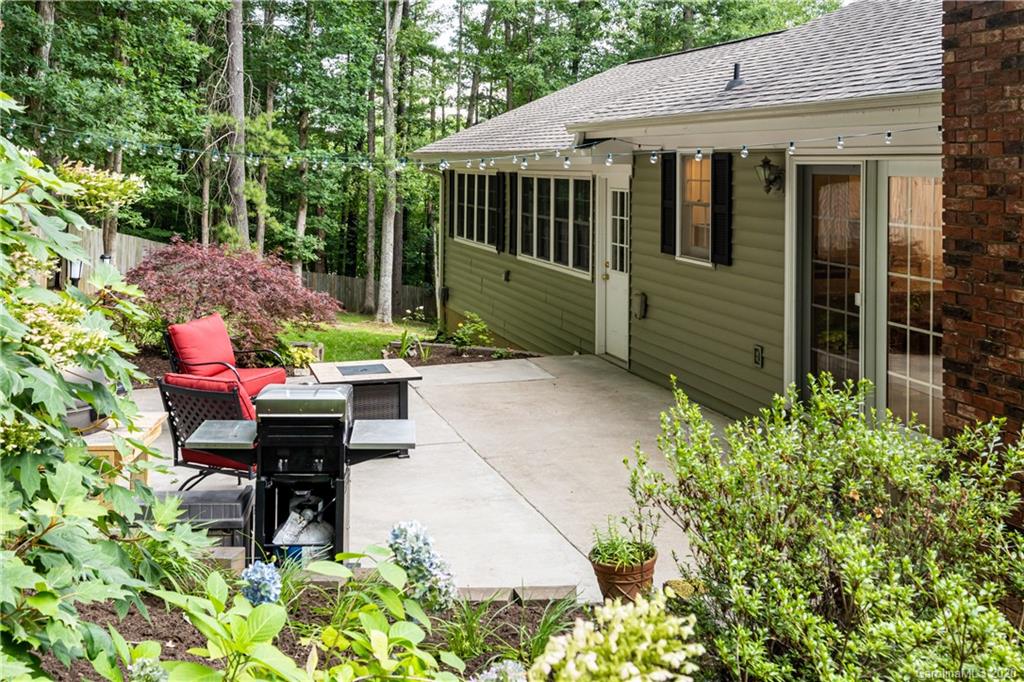 8 Chipmunk Cove Road Asheville NC 28804