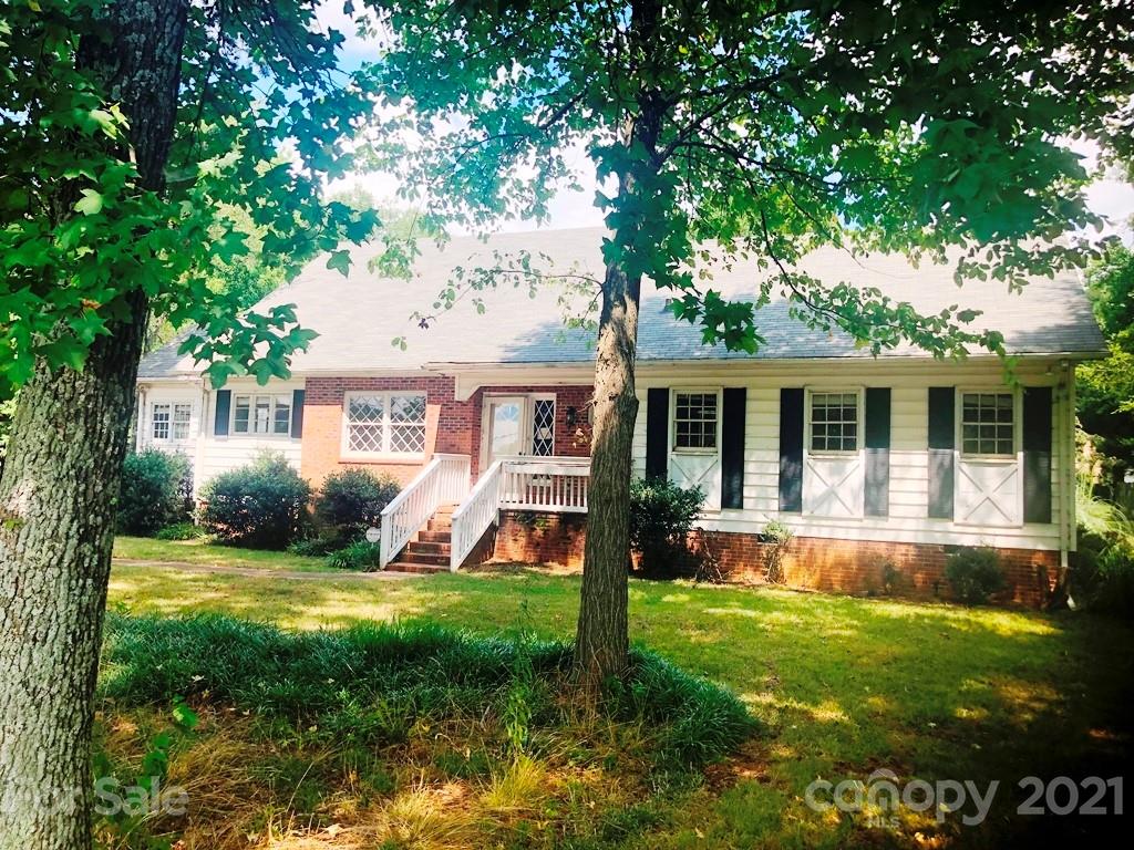 2000 Oakdale Road Charlotte NC 28216