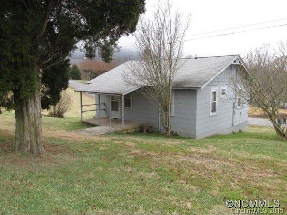 1101 Phillipsville Loop Canton NC 28716