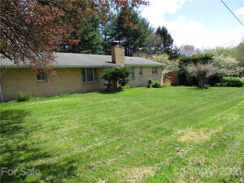 14 Sandpiper Street Clyde NC 28721