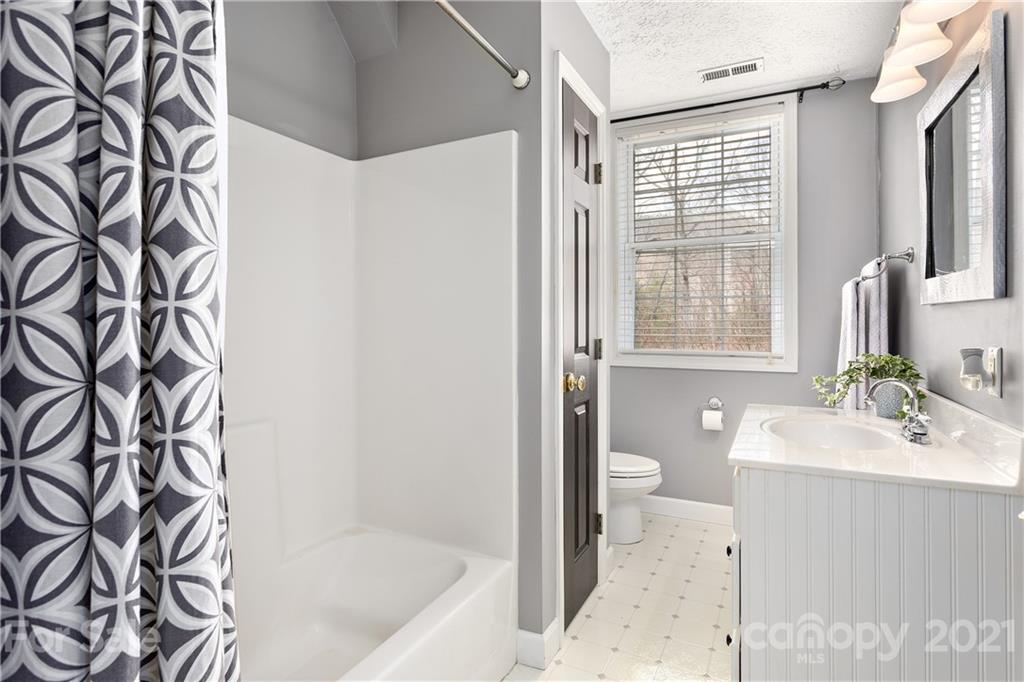 28 Gentlewood Trail Candler NC 28715