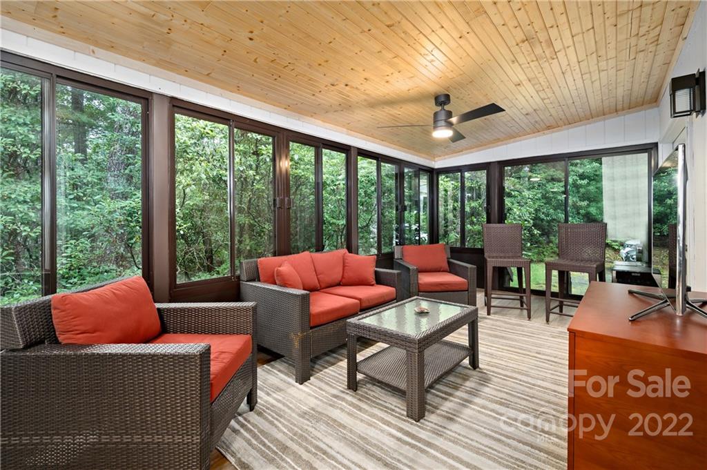 457 Soquili Drive Brevard NC 28712