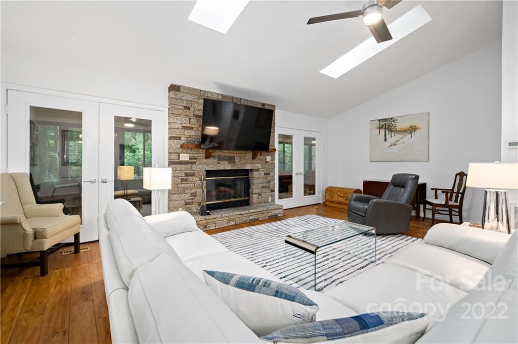 457 Soquili Drive Brevard NC 28712