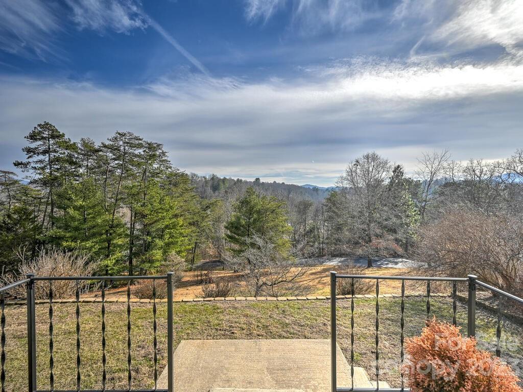 4 Pine Tops Drive Asheville NC 28804
