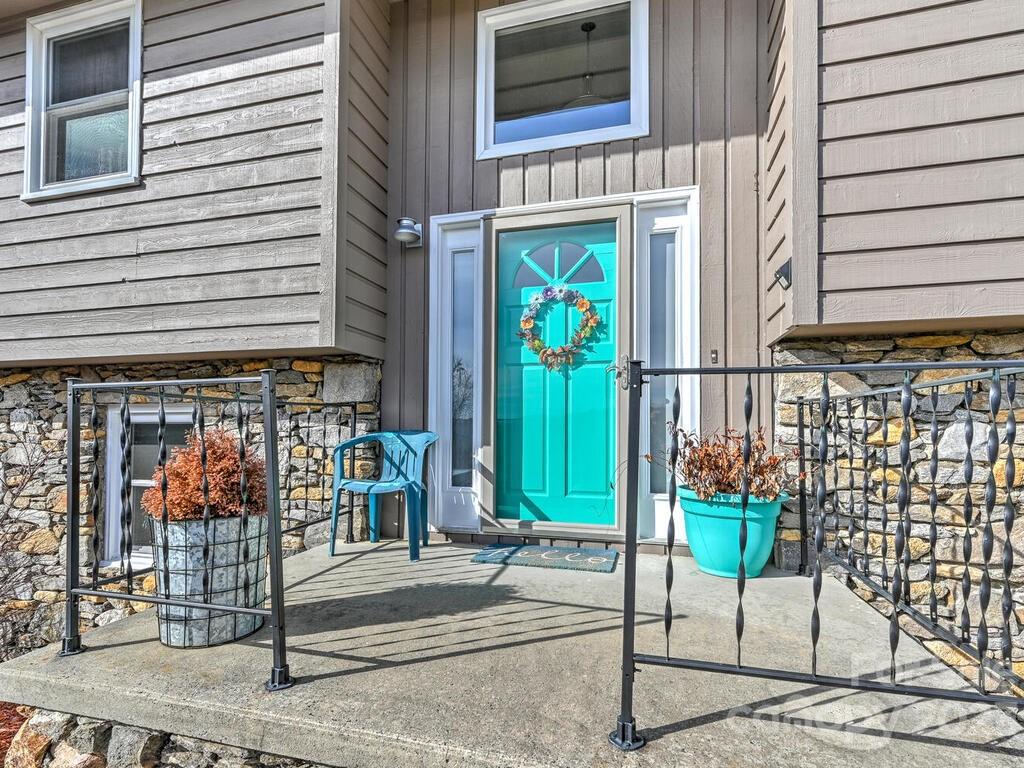 4 Pine Tops Drive Asheville NC 28804