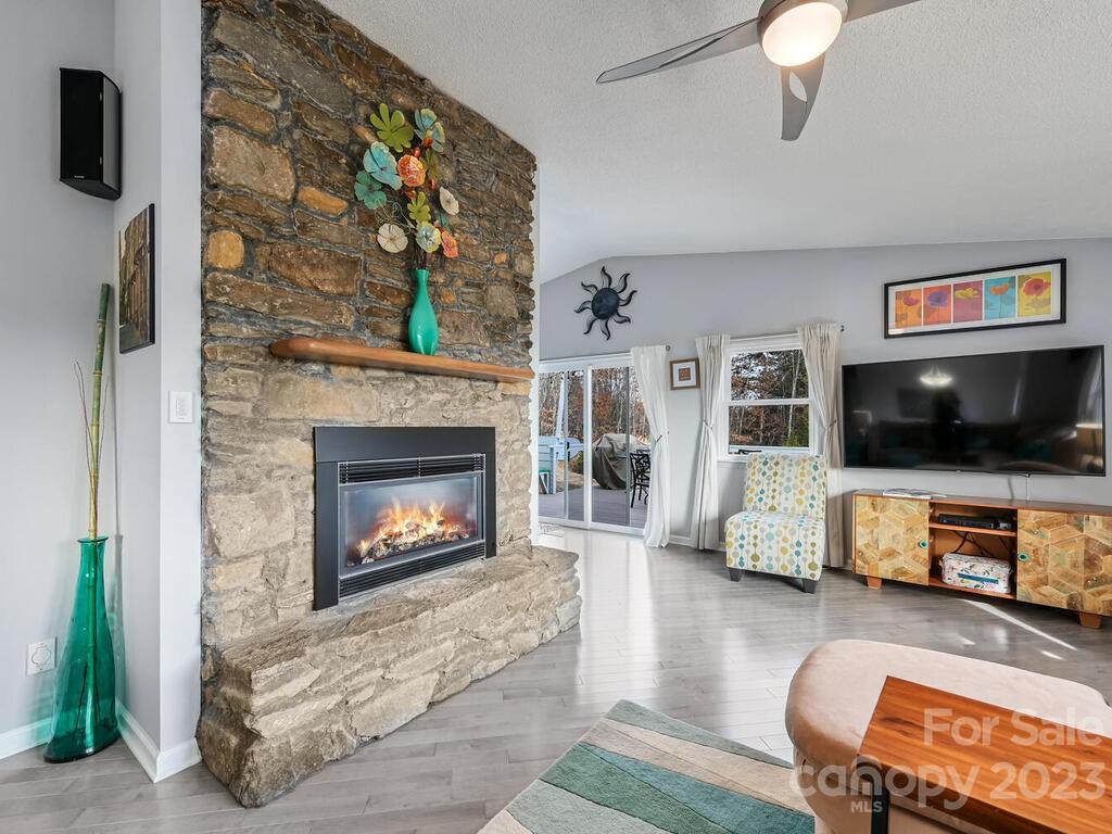 4 Pine Tops Drive Asheville NC 28804