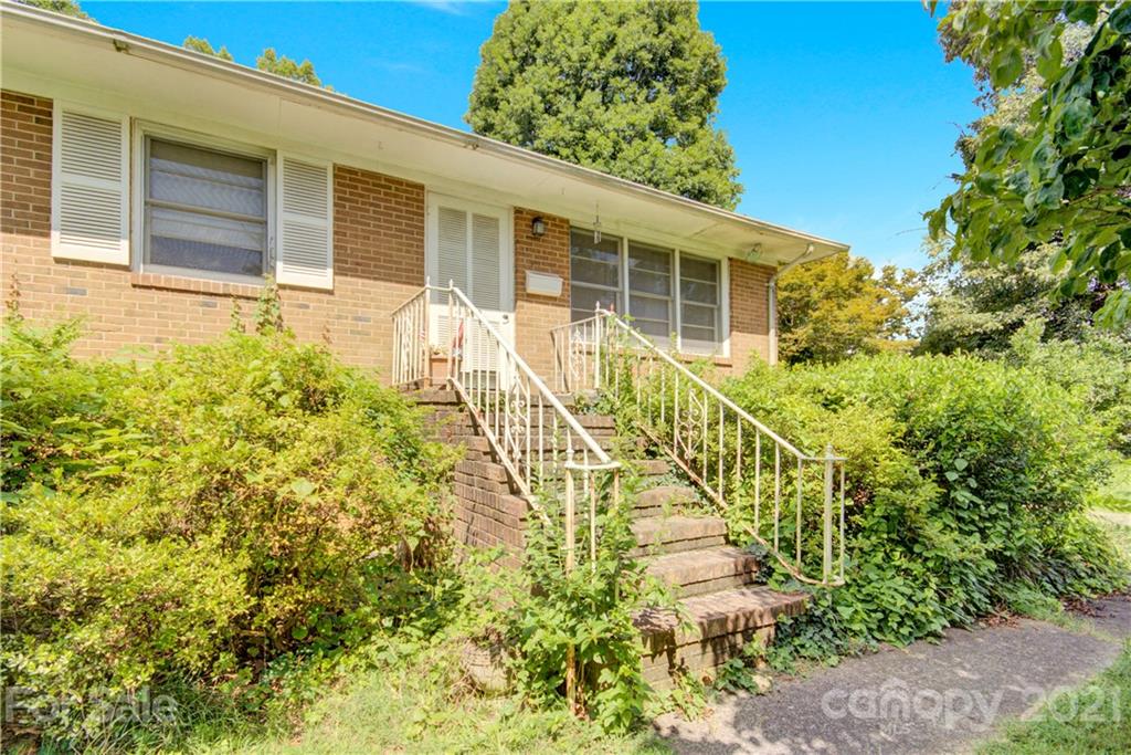 4618 Thornwood Road Charlotte NC 28213