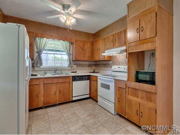 310 Asbury Road Candler NC 28715