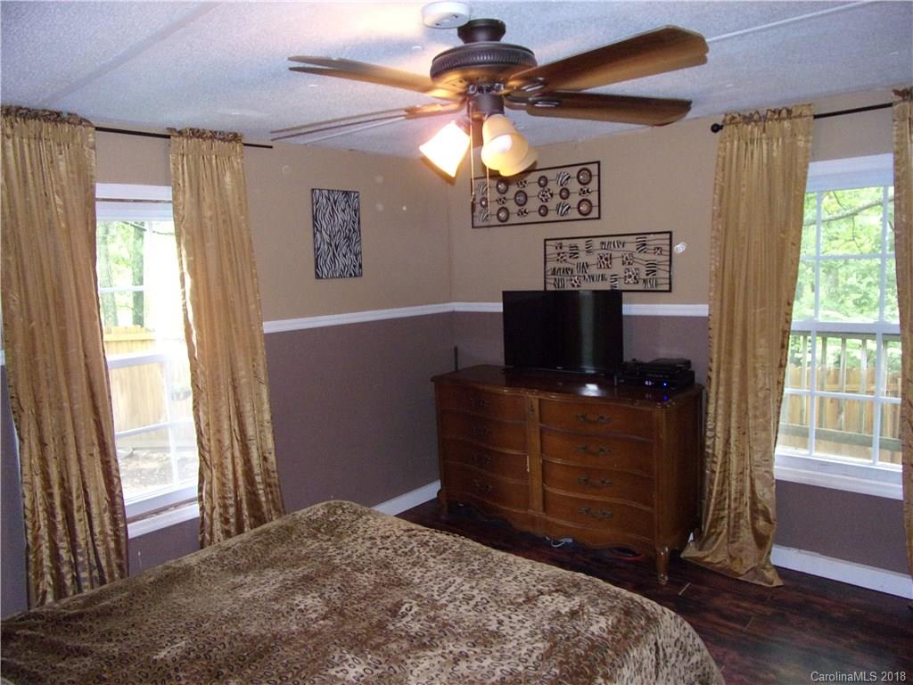 137 Vehorn Road Fairview NC 28730