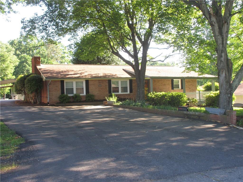 2267 9th Avenue Drive NE Hickory NC 28601