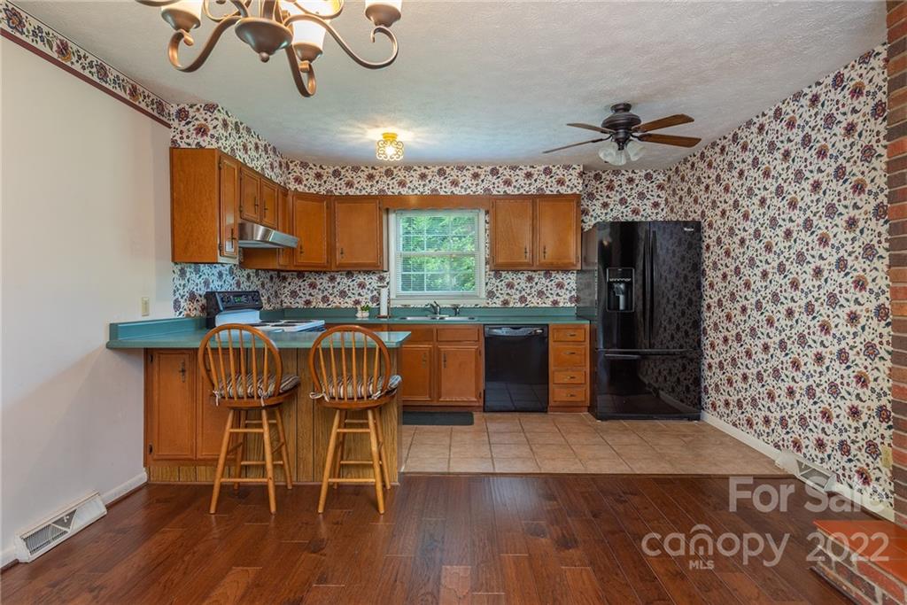 62 Round Top Road Asheville NC 28803