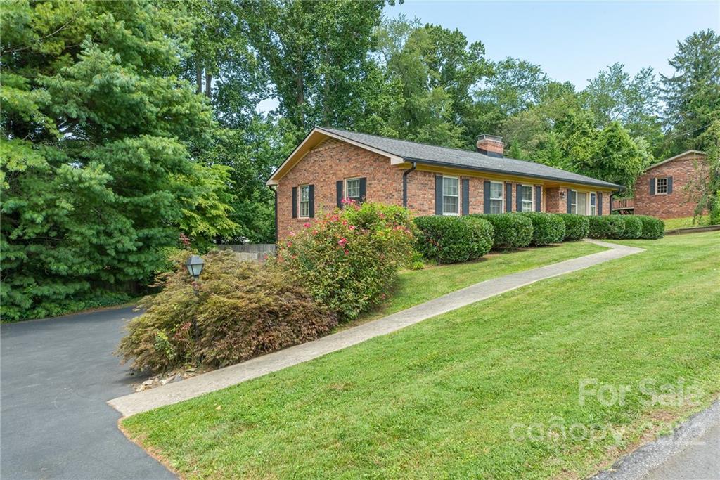 62 Round Top Road Asheville NC 28803