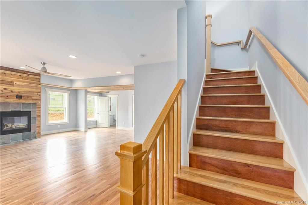 106 E Skyland Circle Asheville NC 28804