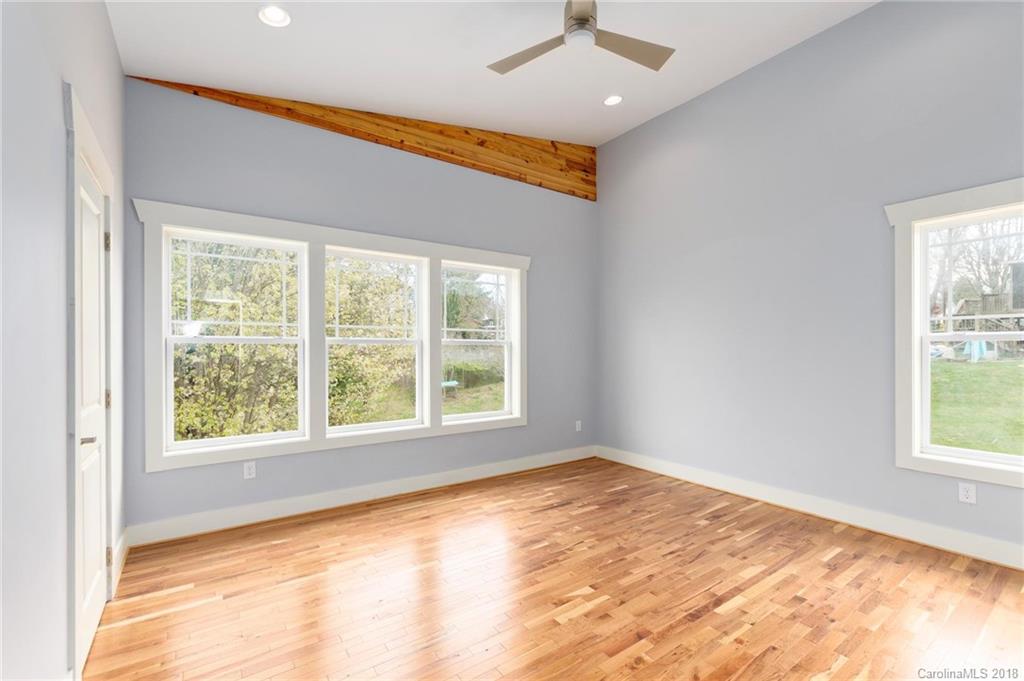 106 E Skyland Circle Asheville NC 28804