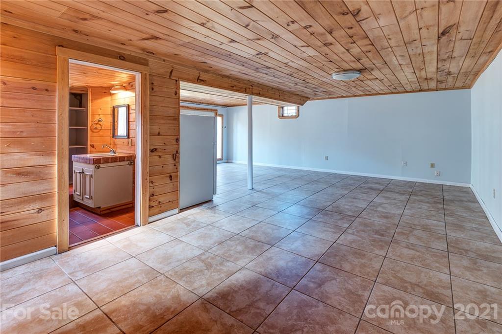 35 Meadowbrook Avenue Asheville NC 28806