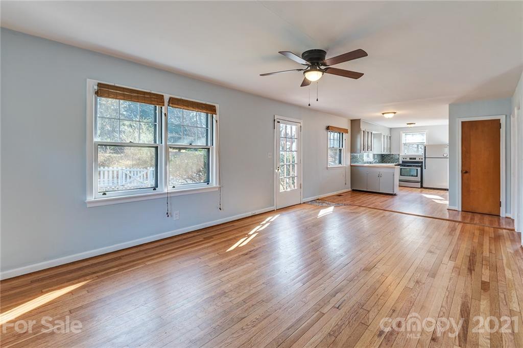 35 Meadowbrook Avenue Asheville NC 28806