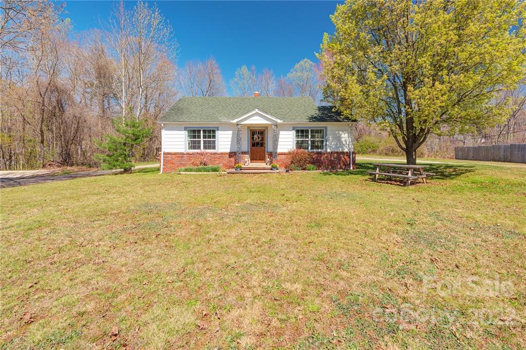109 Fairmont Road Candler NC 28715