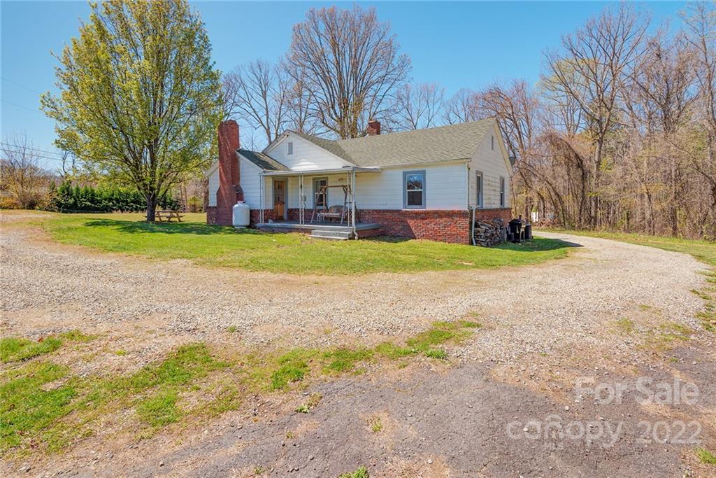 109 Fairmont Road Candler NC 28715