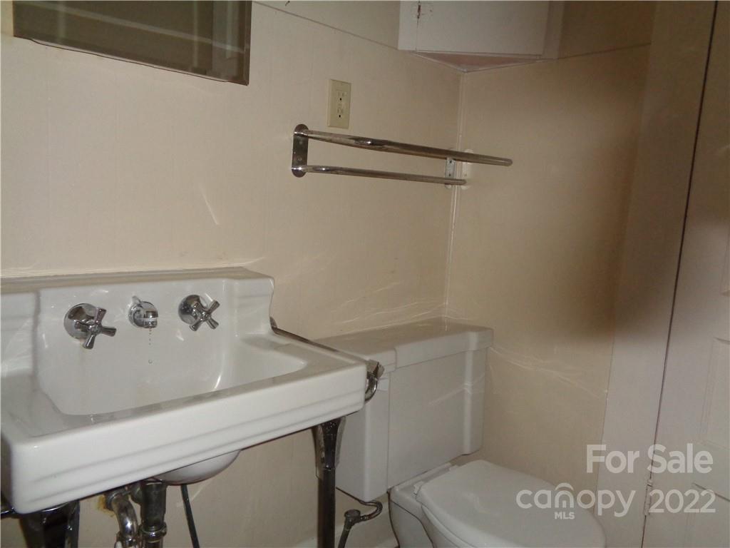 206 Wesley Street Canton NC 28716