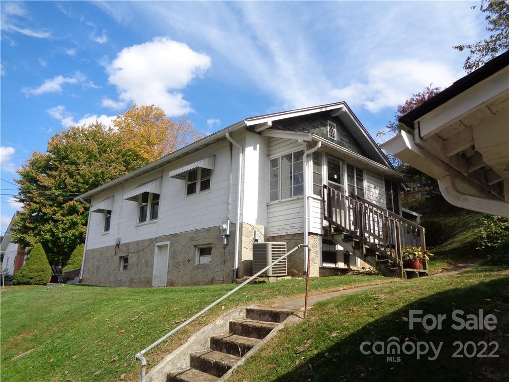 206 Wesley Street Canton NC 28716