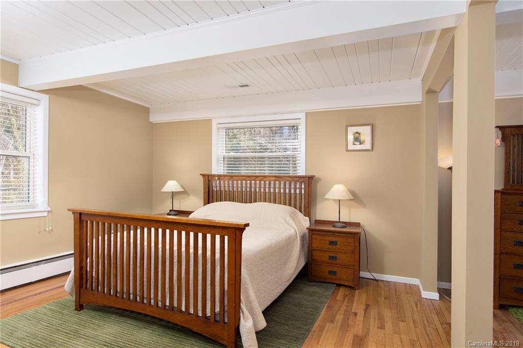 4 Valle Vista Drive Asheville NC 28804