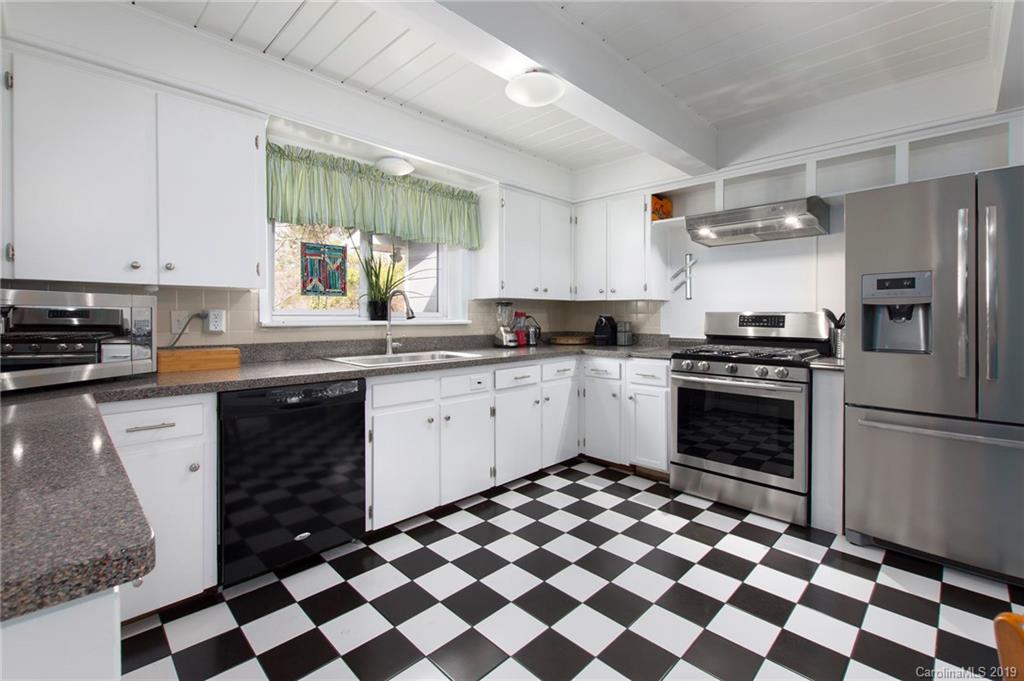 4 Valle Vista Drive Asheville NC 28804