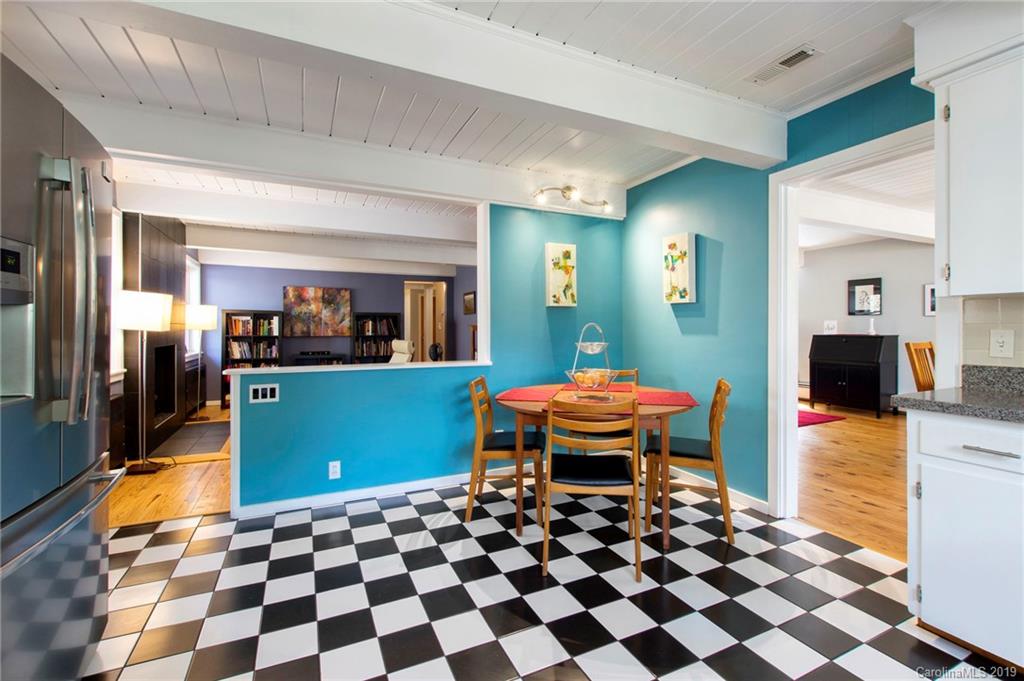 4 Valle Vista Drive Asheville NC 28804