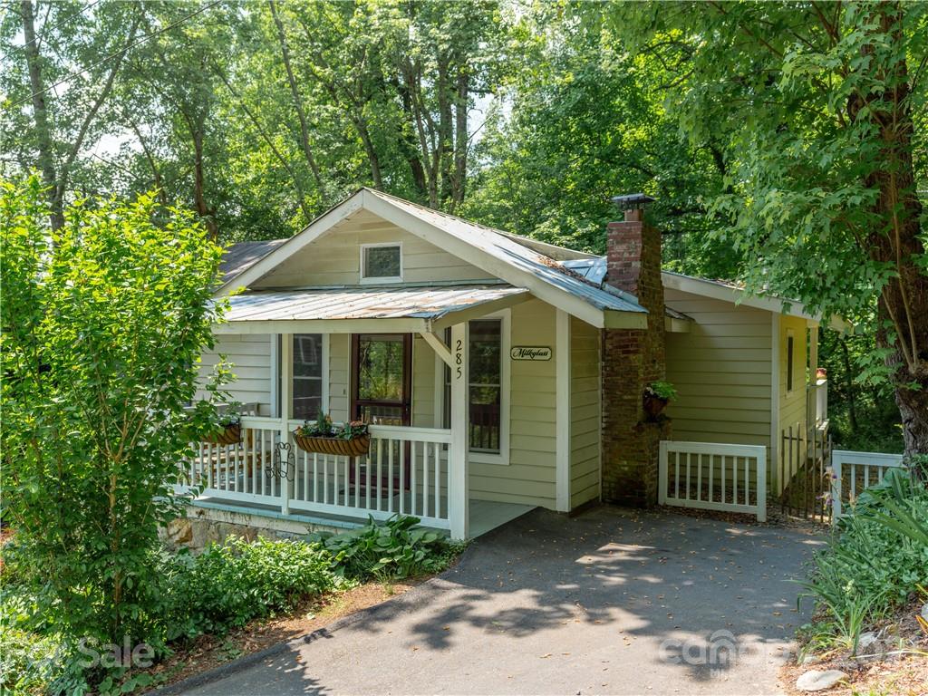 285 Poplar Street Saluda NC 28773
