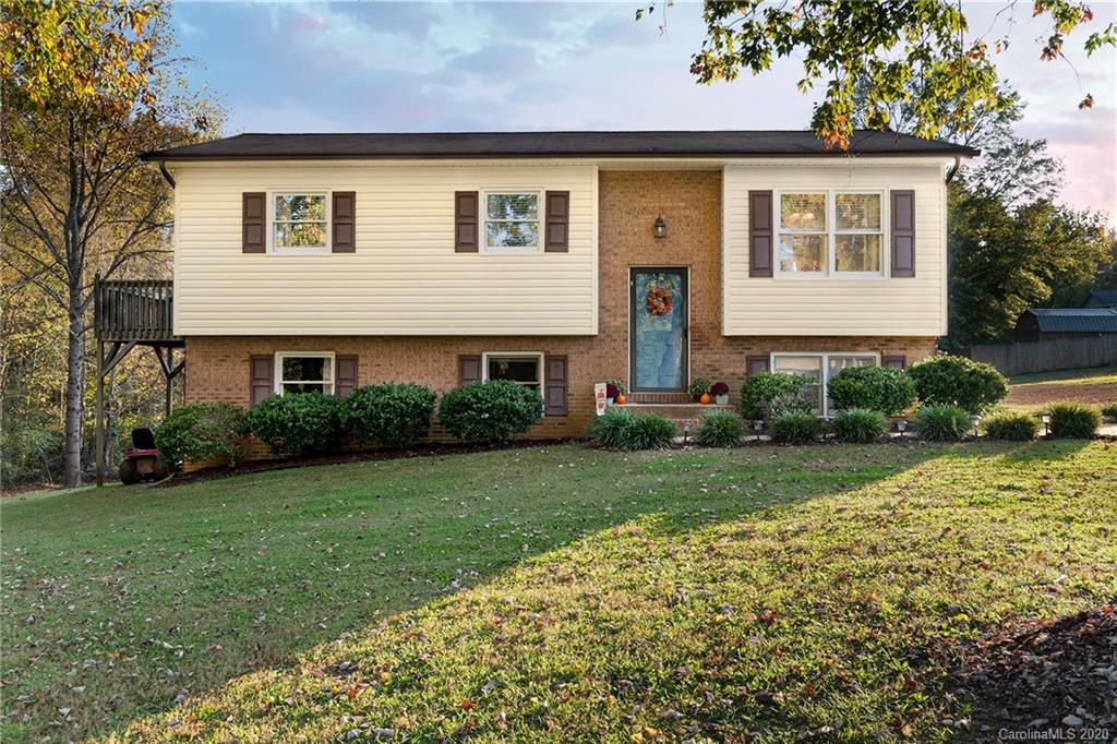 1903 Sandy Circle Newton NC 28658