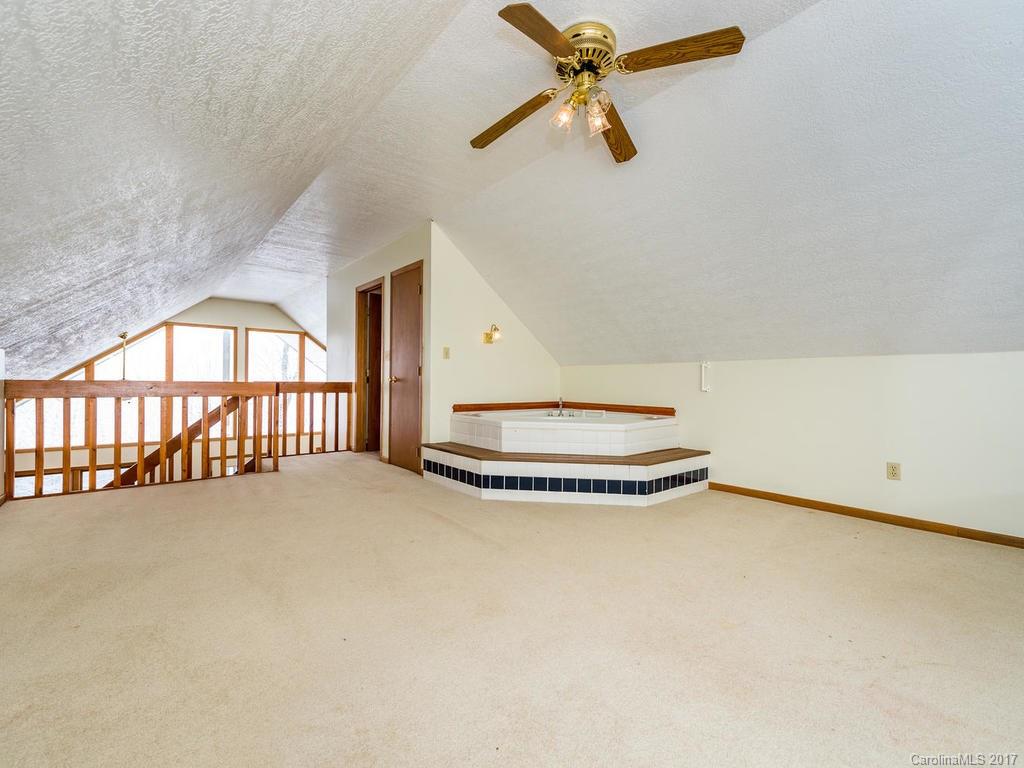 396 Hidden Creek Lane Burnsville NC 28714