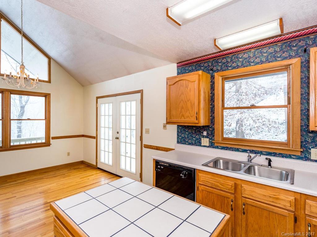 396 Hidden Creek Lane Burnsville NC 28714
